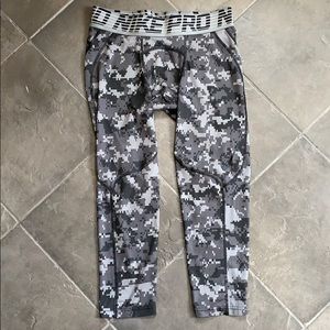 Nike Pro Hypercool Camo Men’s 3/4 Tights - Medium